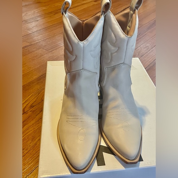 SCHUTZ Zachy Western Ankle Boots White - Picture 2 of 6
